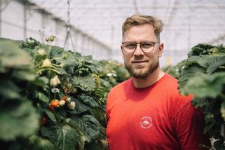 Rajčata a jahody rostou podle počítače. Budoucnost zemědělství na Farmě Ráječek - Seznam Zprávy